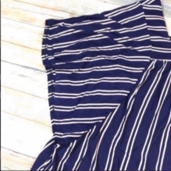 Universal Threads Striped Blouse - Picture 4 of 4